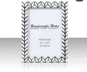 Marco de fotos de madera colorido con diseño de incrustaciones de hueso personalizado Marco de hueso MDF de arte decorativo para el hogar del vendedor - Product Image 1