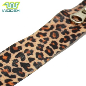 Fabricante al por mayor cinta con estampado de leopardo cremalleras herméticas de extremo cerrado impermeables cremallera de bobina de nailon cremallera oculta para ropa y bolsos - Product Image 2