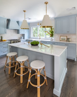 Meubles de cuisine modulaires de luxe modernes en bois massif YVT avec évier, robinet, charnières et paniers de tiroir, couleur claire