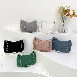 2024 nouvelle arrivée personnalisé luxe <span class=keywords><strong>fausse</strong></span> <span class=keywords><strong>fourrure</strong></span> rétro en peluche <span class=keywords><strong>sac</strong></span> à main sous les bras <span class=keywords><strong>sac</strong></span> <span class=keywords><strong>petit</strong></span> Simple femmes carré <span class=keywords><strong>sac</strong></span> à bandoulière - Product Image 1