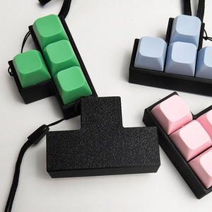 Jouet anti-stress créatif en plastique en forme de T, clavier à boutons, jouet de décompression, porte-clés amusant à presser, petit pendentif, jouets clavier - Product Image 4