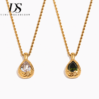 Collier pendentif Dreamshow en zircon taille poire avec cadre martelé et chaîne en corde, en acier inoxydable 316L plaqué or 18 carats, style vintage
