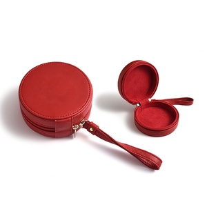 Sac à bijoux en cuir PU personnalisé avec logo de marque de style luxueux, sac de voyage miniature portable - Product Image 2