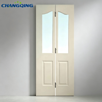 Porte intérieure moderne en bois composite à persiennes, apprêtée blanche, pour la décoration d'appartements