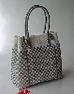 กระเป๋าถือผ้าทอพรีเมียมเป็นมิตรกับสิ่งแวดล้อมปรับแต่งได้กระเป๋าสะพายไหล่พลาสติกรีไซเคิลใส่สบายสำหรับผู้หญิงสีเทา - Product Image 4