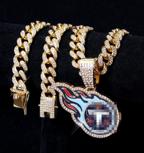 Collar con Colgante de Aceite de los Titans de Tennessee Personalizado de Alta Calidad, Collar <span class=keywords><strong>Dorado</strong></span> de Fútbol Americano, Cadena Cubana Hip Hop para Fanáticos del Deporte - Product Image 1