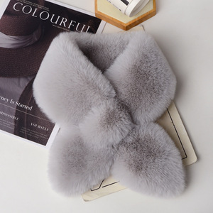 Enfants adultes femmes hiver automne peluche fausse fourrure de lapin épaissir doux croix nœuds papillon duveteux couleur unie écharpe - Product Image 1