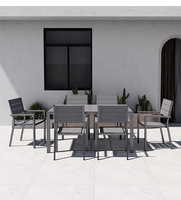 Table de repas pliante d'extérieur en plastique et en bois, idéale pour les jardins ou les patios