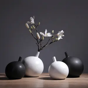 Vaso bianco e nero in ceramica obliqua rotonda creativa in stile nordico