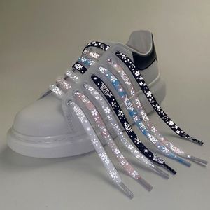 Cordones de Moda Reflectantes para Zapatillas, Diseño Sakura Bandanna, Cordones para AF1, Cuerdas Personalizadas para Zapatos, Cordones Planos Unisex - Product Image 1