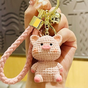 Llavero de cerdito de dibujos animados, exquisito y adorable, con diseño de pareja emocional, colgante para bolso, llavero para coche, para mujer, venta al por mayor - Product Image 4