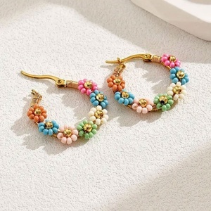 Pendientes de Moda con Cuentas de Semillas en Forma de C, Estilo Bohemio Europeo Americano, Creativos, Personalidad, Tejidos, Geométricos, Exquisitos, Flor Dorada - Product Image 4