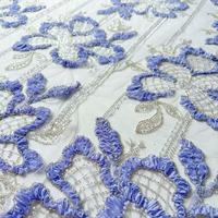 Tissu en dentelle brodée perlée à appliques florales 3D 100 % polyester pour robes de soirée et robes de mariée