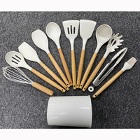 Offre Spéciale de haute qualité 11 pièces accessoires de cuisine en Silicone outils de cuisson ensembles d'ustensiles de spatule de cuisine avec manche en bois