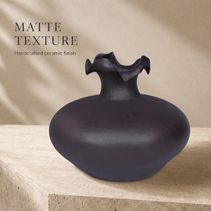 Vase en céramique gris anthracite moderne, fait main, texture mate, bord ondulé irrégulier, vase décoratif pour la maison, l'hôtel, la décoration de bureau - Product Image 3