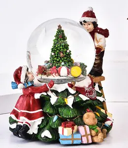 Árvore de natal com design para crianças, decoração de bola de cristal de resina para neve e natal