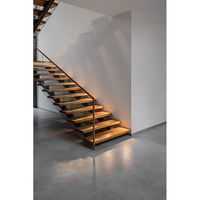 Escalier ultra-minimaliste personnalisable, résistant aux rayures, parmi les plus vendus par Prima Top Selling.