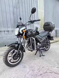 Motocyclette en acier argenté de 150 cm³ - <span class=keywords><strong>une</strong></span> <span class=keywords><strong>petite</strong></span> <span class=keywords><strong>moto</strong></span> facile à manier. - Product Image 4