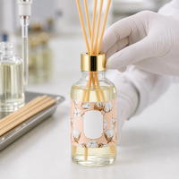 MZJF Diffuseur cylindrique 100 ml avec bâtonnets en bois naturel et collier doré pour parfum d'ambiance, durée de vie 1 mois