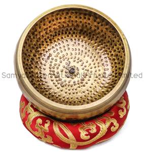 ชามร้องเพลงสีบรอนซ์แบบทิเบตใช้ค้อนสำหรับนั่งสมาธิโยคะการบำบัดด้วยเสียงและของที่ระลึกจากงานฝีมือโลหะที่แกะสลัก - Product Image 1
