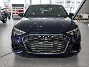 Audi <span class=keywords><strong>A3</strong></span> 2024 A3L <span class=keywords><strong>Limousine</strong></span> 35 TFSI Sport : un véhicule de banlieue élégant, moderne et abordable, très populaire - Product Image 2