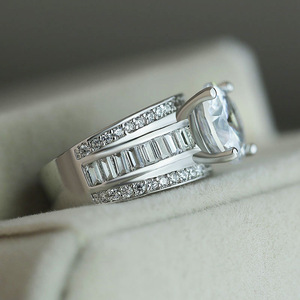 Anello da Donna con Zirconia Cubica, Accessorio di Gioielleria alla Moda - Product Image 4