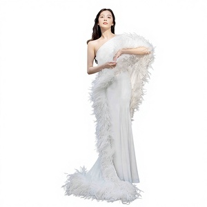 Abito da <span class=keywords><strong>sposa</strong></span> bianco con <span class=keywords><strong>piume</strong></span> di struzzo, monospalla, lungo fino al pavimento, per il mattino di nozze, con applicazioni illusion, ideale per banchetti e spiaggia - Product Image 1