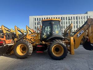 Nouvelle chargeuse-pelleteuse JCB4CX à quatre roues motrices avec bras rétractable, moteur diesel JCB d'origine, puissance Dieselmax, équipement de construction polyvalent - Product Image 1