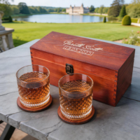 Coffret cadeau en bois gravé personnalisé, ensemble de verres à whisky, verre à whisky en cristal taillé en diamant avec sous-verres en bois, cadeau personnalisé pour homme