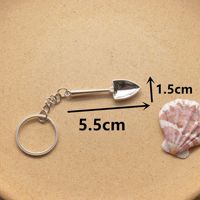 Porte-clés mini-outils en métal, design créatif clé à molette, marteau, tournevis, pelle, pendentif pour sac de voiture, petit cadeau promotionnel