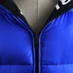 Cappotti da <span class=keywords><strong>Uomo</strong></span> Imbottiti in Piuma con Patch Logo Personalizzato, Giacca Leggera Trapuntata Effetto Piumino all'Ingrosso con Cappuccio - Product Image 5