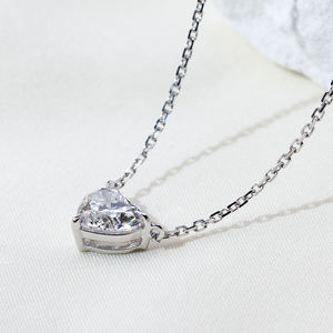 Listo para Enviar: Collar MSN-621 con Diamante de Laboratorio en Forma de Corazón de 1 Quilate y Oro Blanco de 9K - Product Image 2