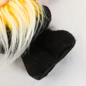 Nuova Bambola Senza Volto Rudolf per il Festival del Raccolto, Simpatica Decorazione Artigianale in Maglia a Forma di Cartone Animato, Piccola Dimensione, Vendita all'Ingrosso - Product Image 3