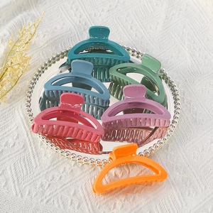 Pinzas para el Cabello Color Macaron de 13 cm, Pinza de Plástico Casual Unisex con Forma de Media Luna - Product Image 4