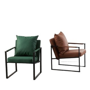 Fauteuil simple de style nordique, revêtement en cuir, chaise minimaliste pour salon avec structure en métal et coussin pour petit appartement - Product Image 5