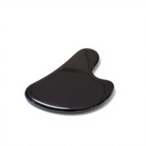 Planche Gua Sha en acier inoxydable 420 en forme de cœur pour massage facial et soin de la peau - Product Image 3