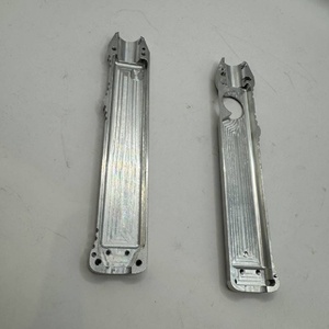 Pièces de disques et de couvercles en aluminium et acier inoxydable usinées par CNC - Product Image 1