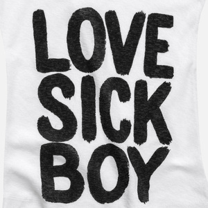 LOVE SICK BOY Camiseta sin mangas de primera calidad con ajuste ceñido al cuerpo, 100% tejido de punto, estilo urbano en blanco y negro - Product Image 6