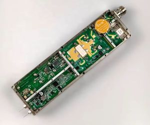 Module amplificateur de puissance RF à circulateur VCO GaN 100W DXK-100W-RFM, stabilité de puissance de sortie 1,5 dB, balayage de fréquence - Product Image 1