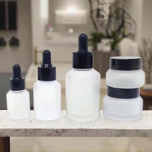 Flacon compte-gouttes en verre dépoli transparent Fancy Beauty 15ml 30ml 60ml 100ml, cylindrique à épaule inclinée, pour huiles essentielles et sérums, personnalisable - Product Image 1