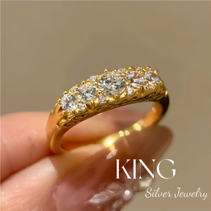 Anillo de plata S925 chapado en oro con diamantes engastados en punta para mujer, estilo vintage, de compromiso, de la marca King Silver Jewelry. - Product Image 2