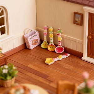 Miniatura <span class=keywords><strong>de</strong></span> simulación <span class=keywords><strong>de</strong></span> linda cuchara <span class=keywords><strong>de</strong></span> resina con forma <span class=keywords><strong>de</strong></span> manzana para postres y café, ideal como adorno para <span class=keywords><strong>casa</strong></span> <span class=keywords><strong>de</strong></span> <span class=keywords><strong>muñecas</strong></span>, cocina en miniatura o decoración <span class=keywords><strong>de</strong></span> teléfono. - Product Image 1