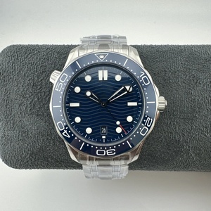 Montre de plongée de qualité 5A, 42 mm, avec bracelet en caoutchouc, lunette en acier inoxydable, aiguille bleue, résistance à l'eau de 300 mètres - Product Image 1