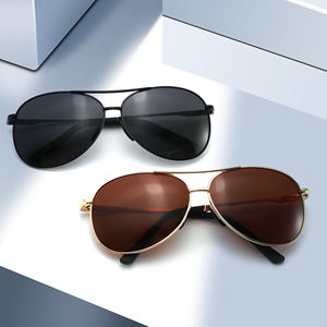 2024 usine Designer métal lunettes de soleil mode lunettes de soleil polarisées logo personnalisé imprimé lentilles lunettes de soleil pour hommes - Product Image 3