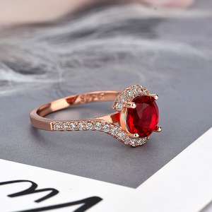 Anello Classico da Donna in Tono Rosa, Gioiello Elegante e Scintillante, Vendita all'Ingrosso - Product Image 4