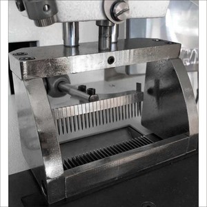 เครื่องทำพู่อัตโนมัติ BT-R826 อุปกรณ์เฉพาะสำหรับงานตัดเย็บเสื้อผ้า - Product Image 3