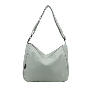 Sac fourre-tout tissé en fourrure mignon et tendance, grande capacité, pour étudiants, collection automne-hiver 2024 - Product Image 5