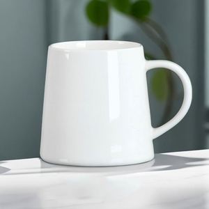 Nouvelle conception de tasse moderne en céramique de couleur unie avec poignée, grande capacité, tasse à lait - Product Image 4