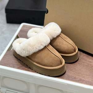 Botas de Nieve Clásicas de Invierno para Mujer UgAU, Forradas con Lana de Piel de Oveja de Calidad y Cuero Natural, Cómodas y Suaves - Product Image 6