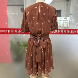 <span class=keywords><strong>Vestido</strong></span> Mini con Cuello en V, Color Marrón, Personalizado OEM, Estampado Floral, Manga Corta Abullonada, Cintura Fruncida, Chifón, Elegante, <span class=keywords><strong>para</strong></span> Fiesta - Product Image 5